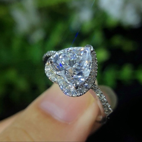 Fashion Jewelry Jewelry - Crystal diamond heart shaped silver plated adjustable ring. Luxury jewelry.